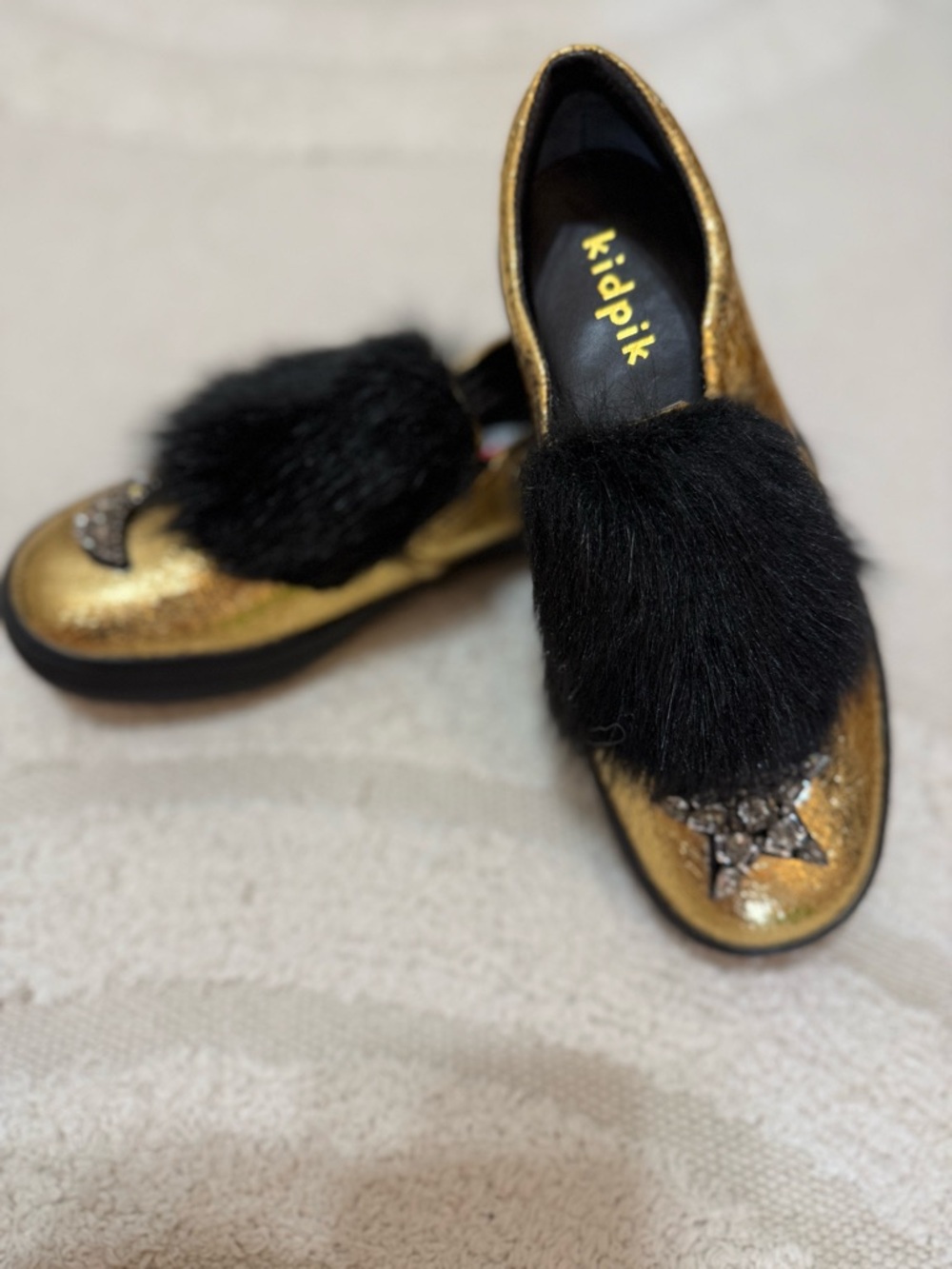 Kidpik Gold Slip-On Shoes – Size 5 – Star & Moon Detail